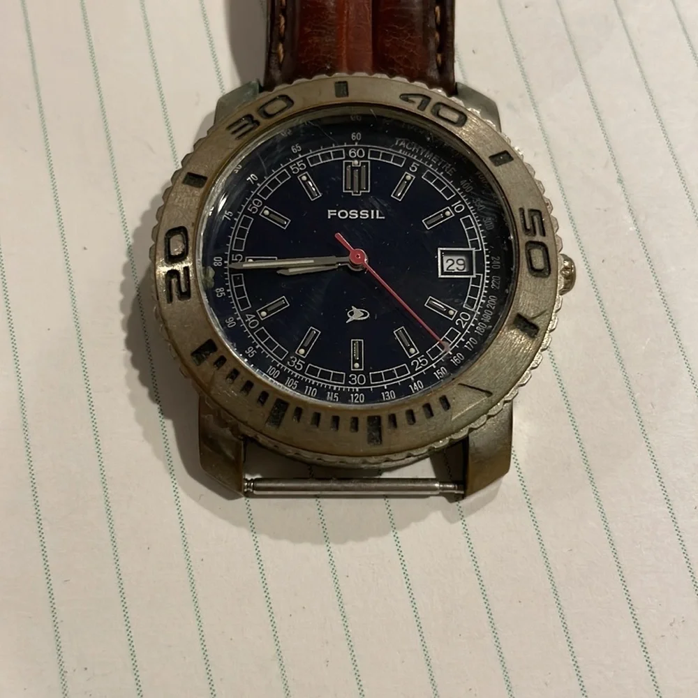 Fossil tachymetre watch with date